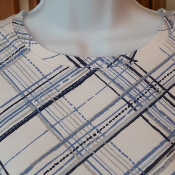 🦄 Short-sleeved tee,  white with pattern,  M - Picture 2 of 7